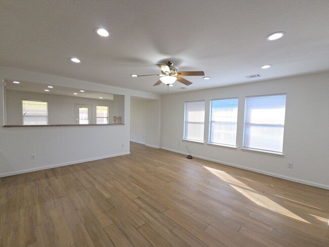 Building Photo - 4902 Mill Creek Dr