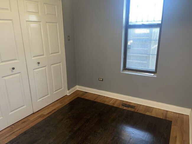 Building Photo - 2 bedroom in Chicago IL 60628