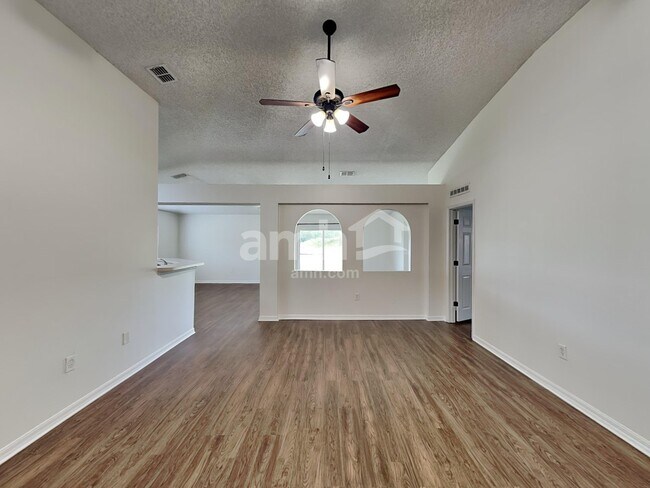 Foto del edificio - 3545 Talisman Drive