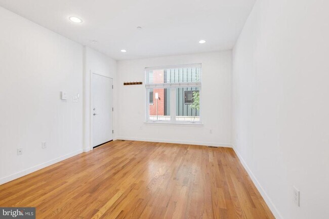 Foto del edificio - 2309 E Oakdale St
