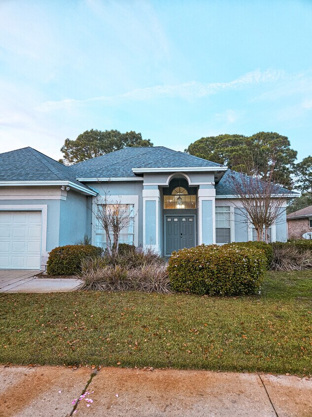 Foto principal - 4035 Broken Arrow Ct