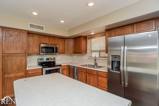 Building Photo - 146 W Brahman Blvd