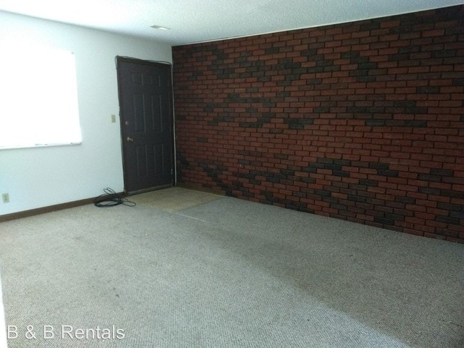 Building Photo - 603 Sycamore Cir
