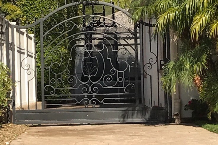 GATED - 1135 Franklin St