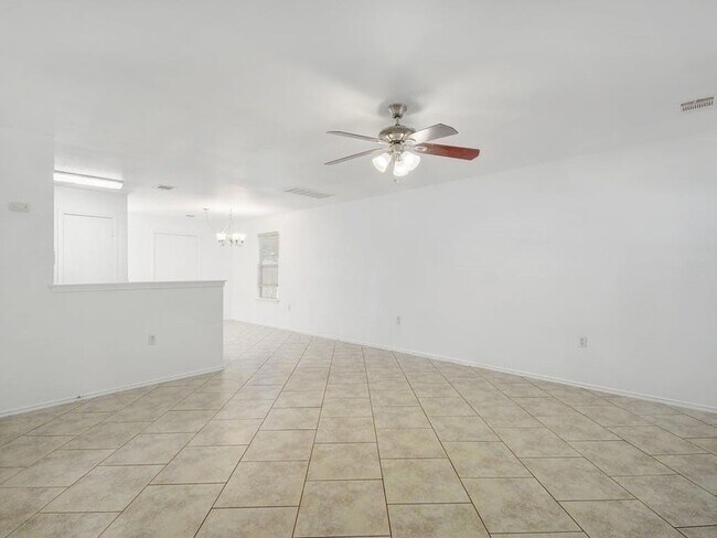 Building Photo - 13600 Briarcreek Loop