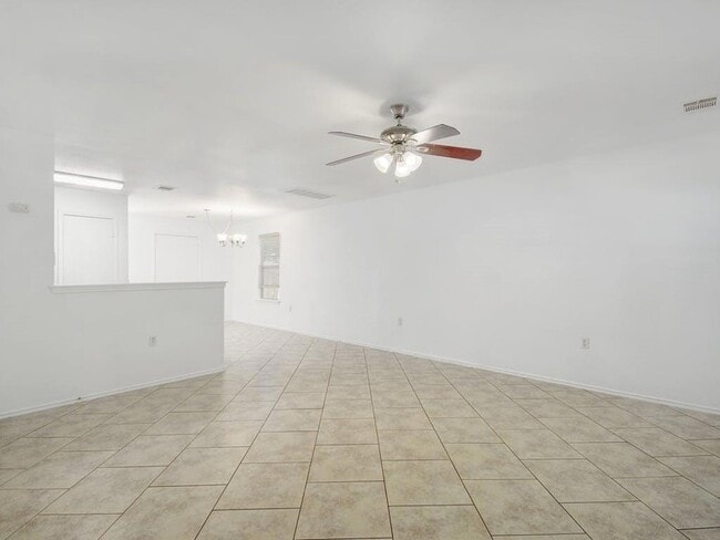 Foto del edificio - 13600 Briarcreek Loop