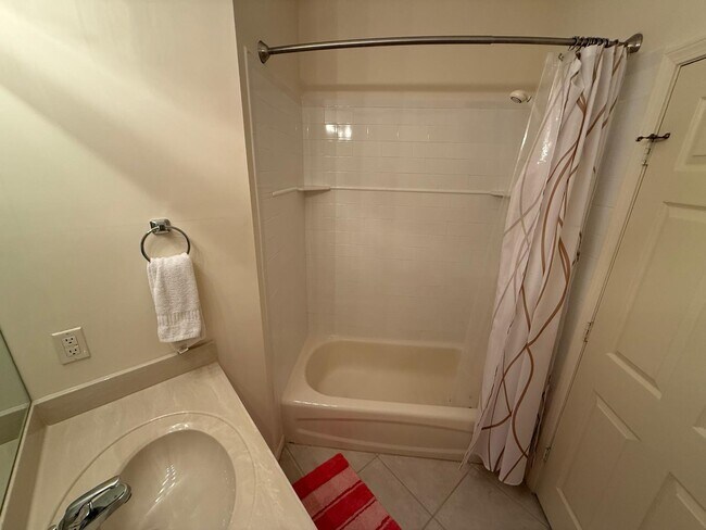 Foto del edificio - 8348 Mulligan Cir