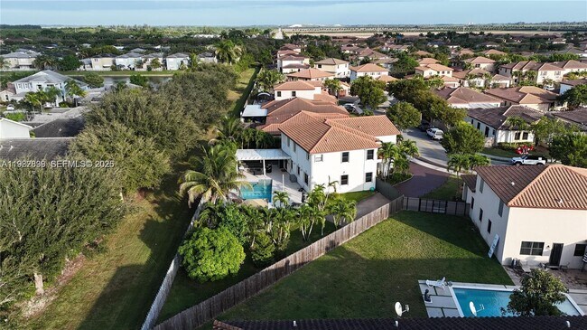 Foto del edificio - 3461 SE 1st St