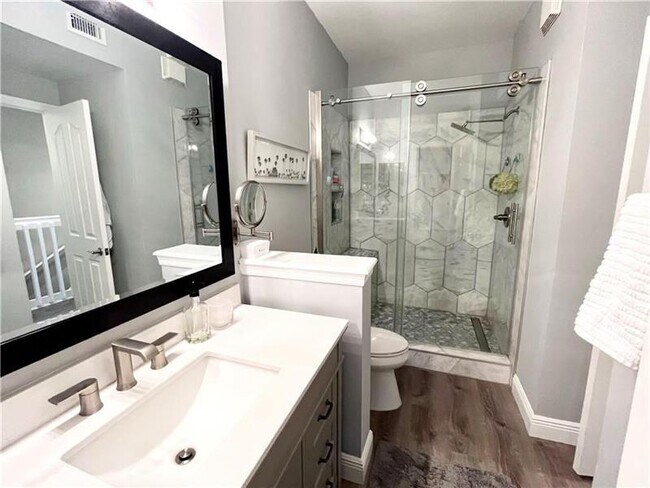 Foto del edificio - 2032 Alta Meadows Ln