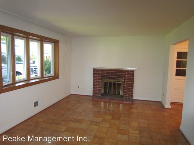 Building Photo - 1230 Raymond Ave