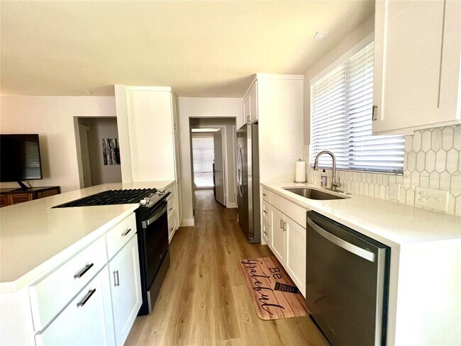 Foto del edificio - 6406 Kenilworth Dr