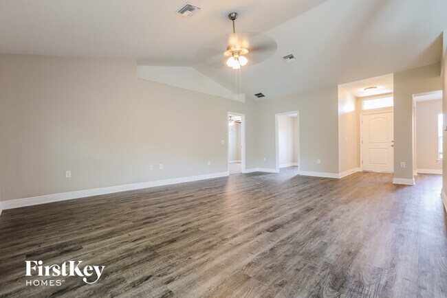 Building Photo - 545 San Ambrosio St