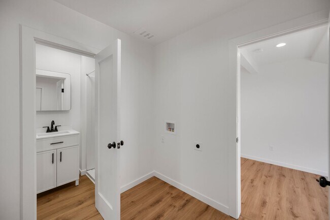 Foto del edificio - 408-410 SW Elmwood Ave