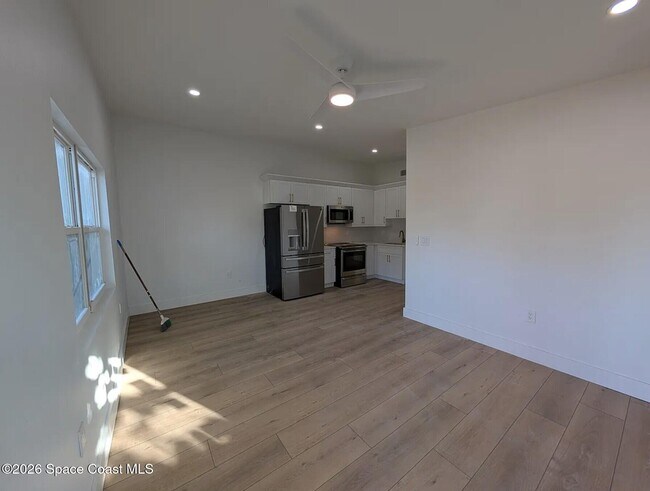 Foto del edificio - 1827 Guava Ave