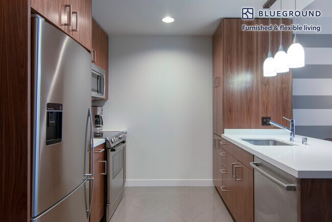 Foto del edificio - 225 S Grand Ave