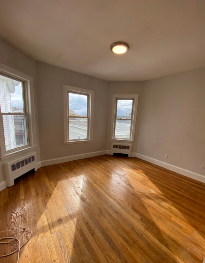Foto principal - 92 Winthrop Shore Dr