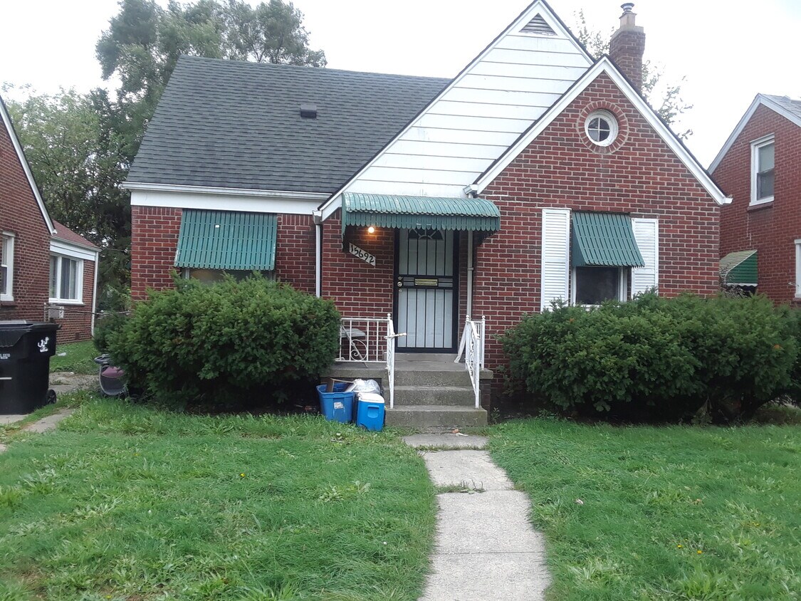 15692 Manning St, Detroit, MI 48205 House Rental in Detroit, MI