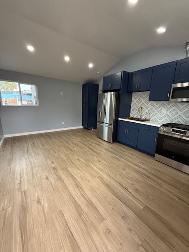 Photo - 1616 E Harding St Apartment