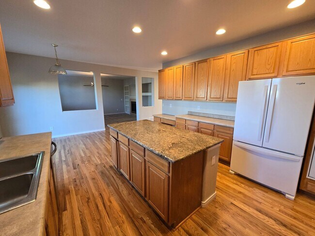 Foto del edificio - Large 4 bed with study and loft  in Vista Pointe