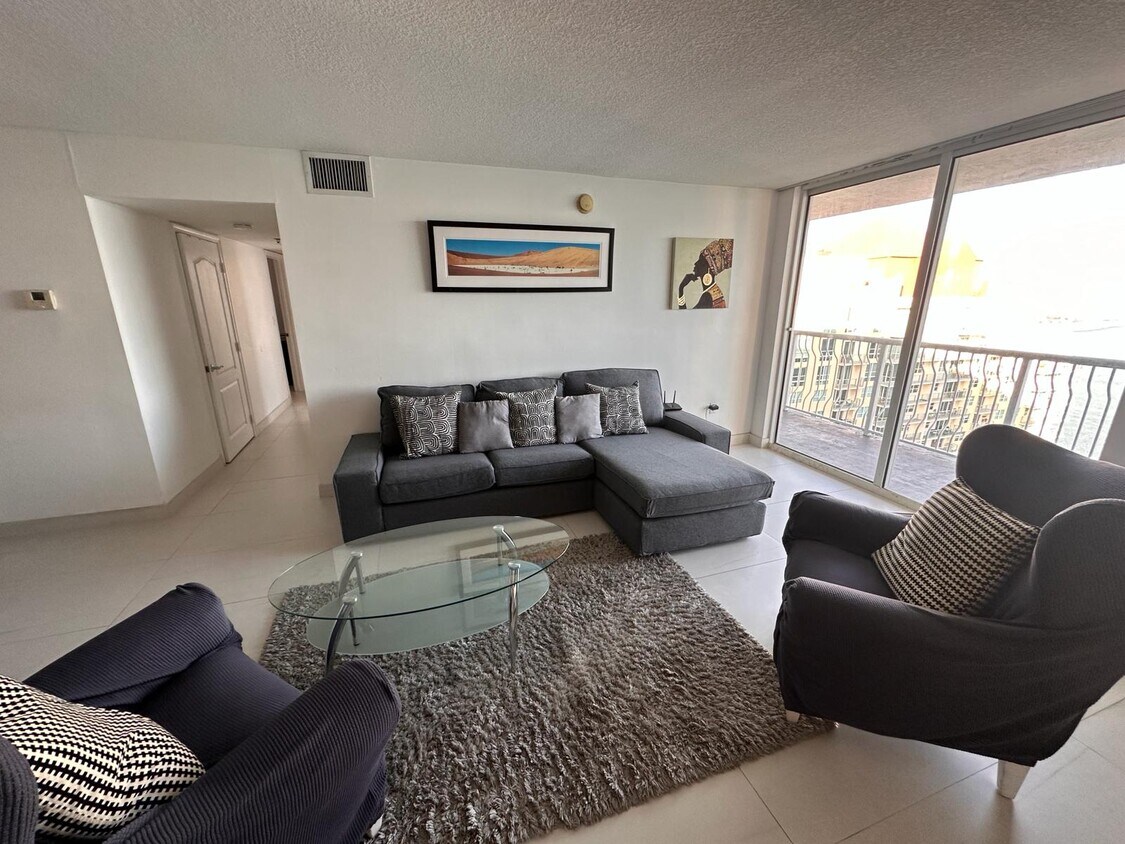 Foto principal - 1200 Brickell Bay Dr