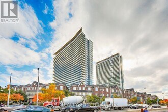 Building Photo - 105 The Queensway