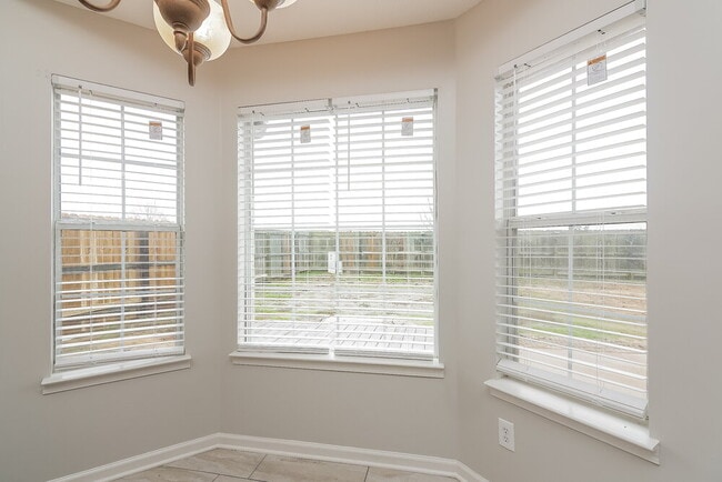 Building Photo - 1079 Fredrick Dr