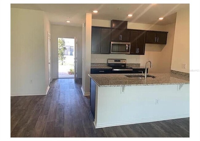 Foto del edificio - 2305 Carrabelle Wy