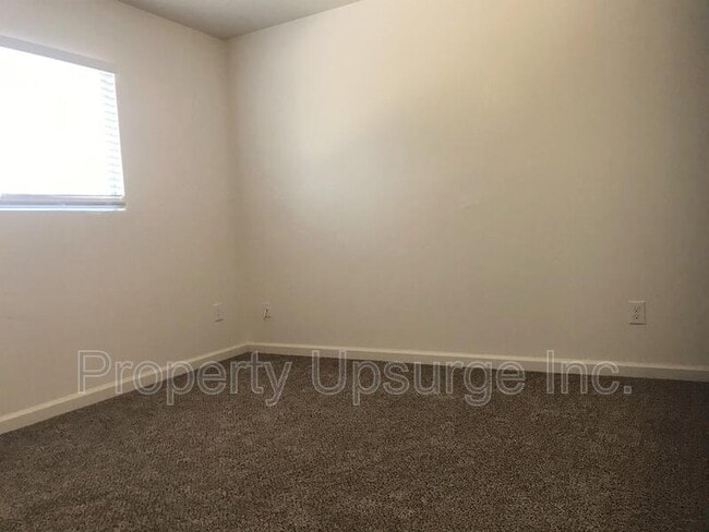 Building Photo - 642 Reeds Ave