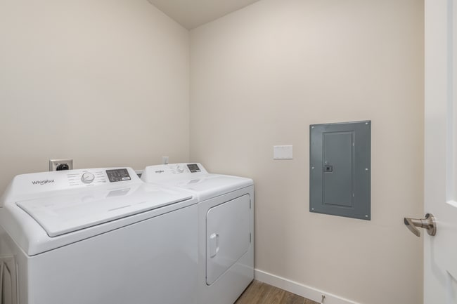 Aerie-104-028.jpg - AERIE AT EAGLE