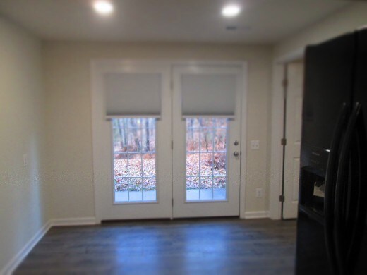 Primary Photo - 1,600 2 Bd, 1 Bath Apt