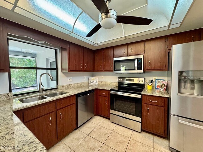 Foto del edificio - 3725 SW 6th Ave