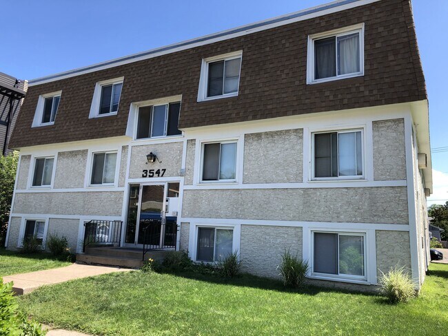 Foto del edificio - 3547 Grand Ave S
