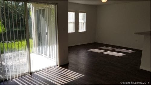 Building Photo - 8851 NW 110th Pl