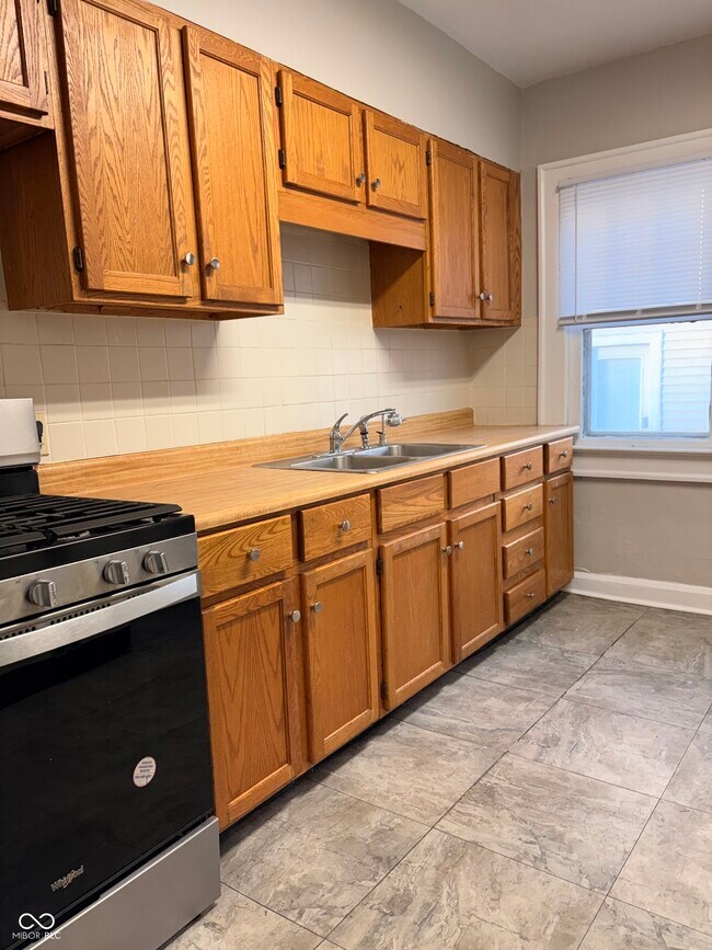 Foto del edificio - 6125 Kingsley Dr