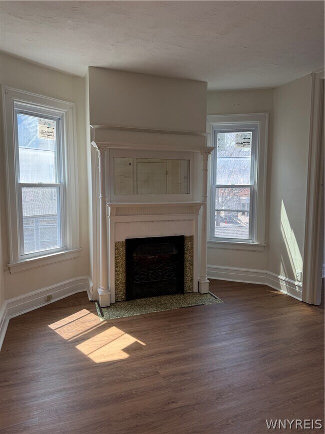 Foto del edificio - 1015 Elmwood Ave