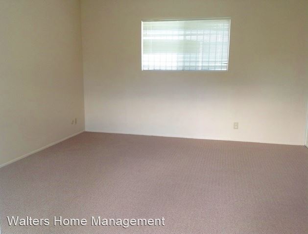 Building Photo - 3839 Vista Campana S