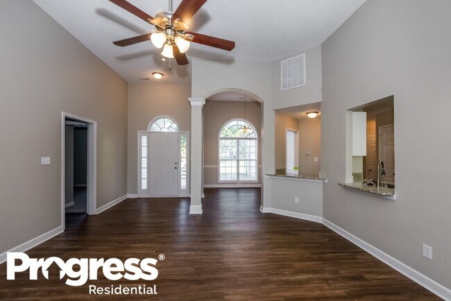 Foto del edificio - 2233 Tree Ridge Rd