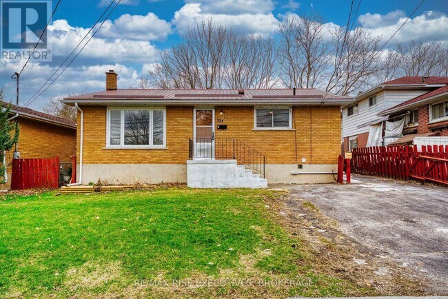 Photo du bâtiment - 134 Weller Ave