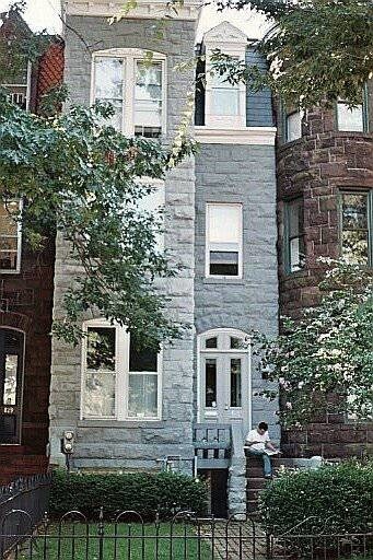 Top two floors of classic townhouse - 817 North Carolina Ave SE