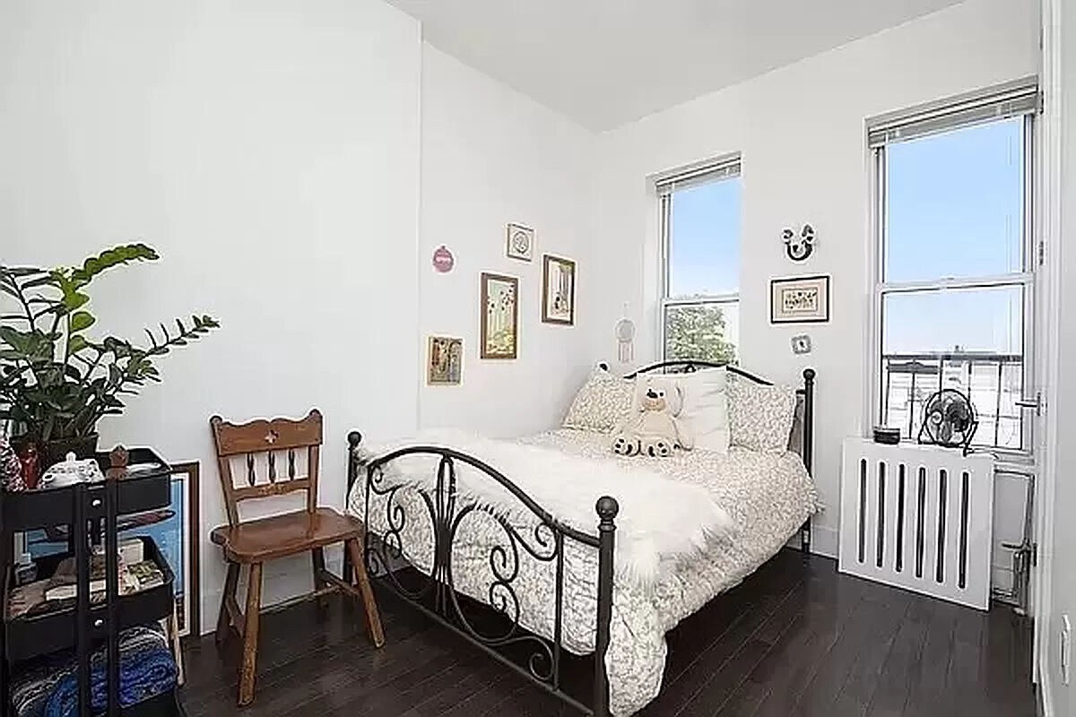 Primary Photo - 954 Seneca Avenue