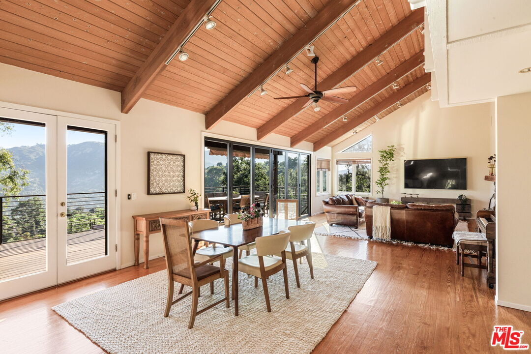 Primary Photo - 21338 Colina Dr