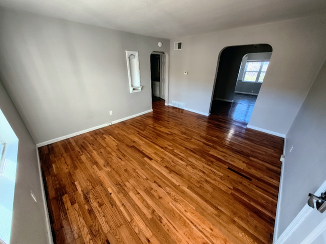 Building Photo - 1114 Madison St