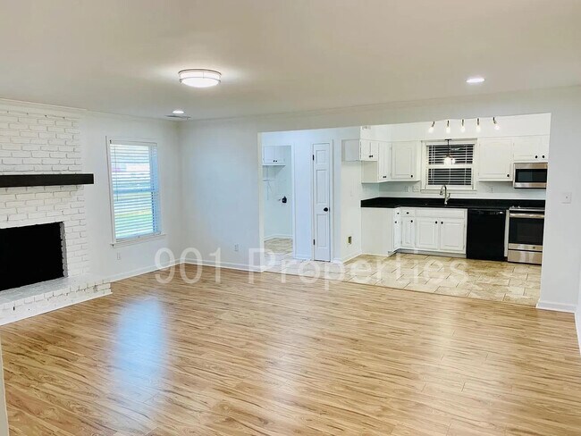 Foto del edificio - 1602 Bubbling Brook Dr