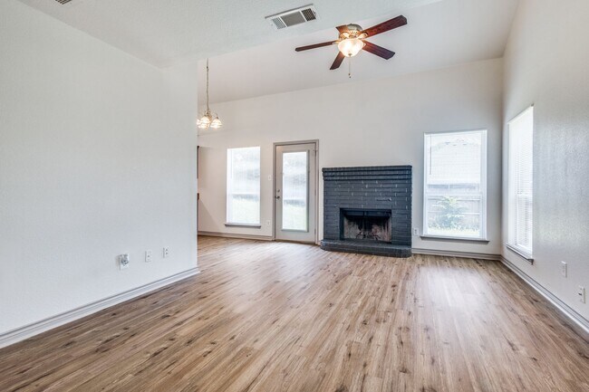 Building Photo - 602 Harbour Town Dr