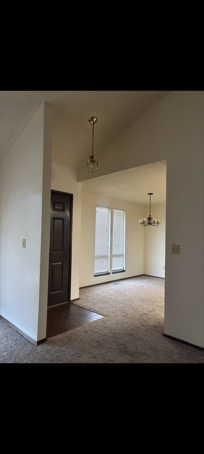 Building Photo - 1213 S 43rd Ave