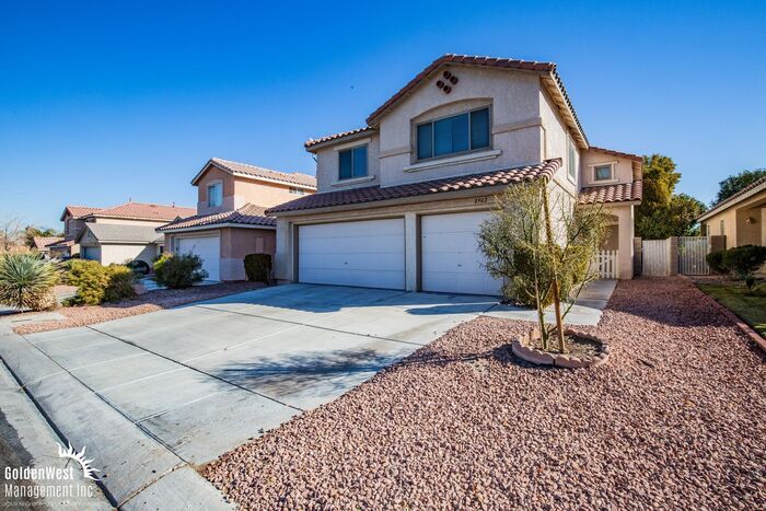 Foto principal - Stunning 5Bdm 3Ba Home in Silverado Ranch ...