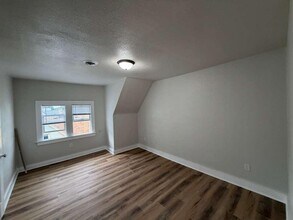 Building Photo - 2213-2215-2215 N Holton St