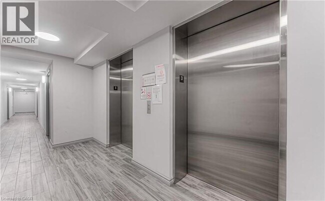 Building Photo - 275 Larch St