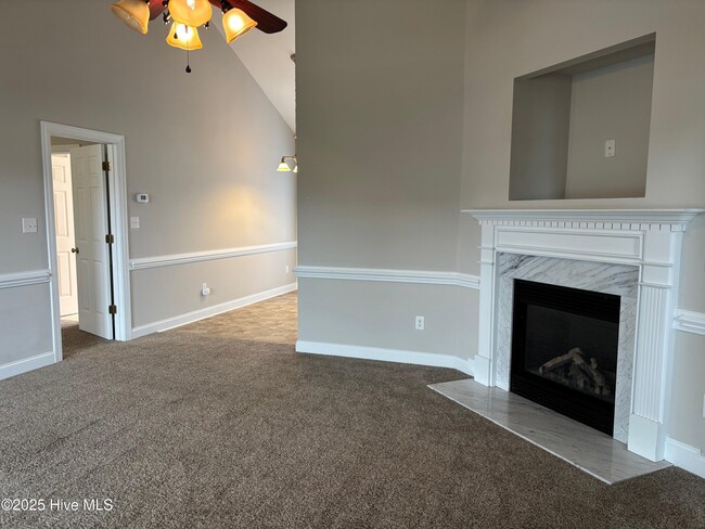 Building Photo - 2637 Camille Dr