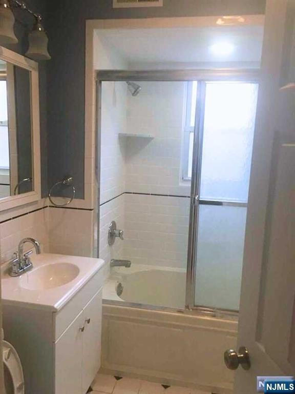 Foto del edificio - 24 Hackett Pl